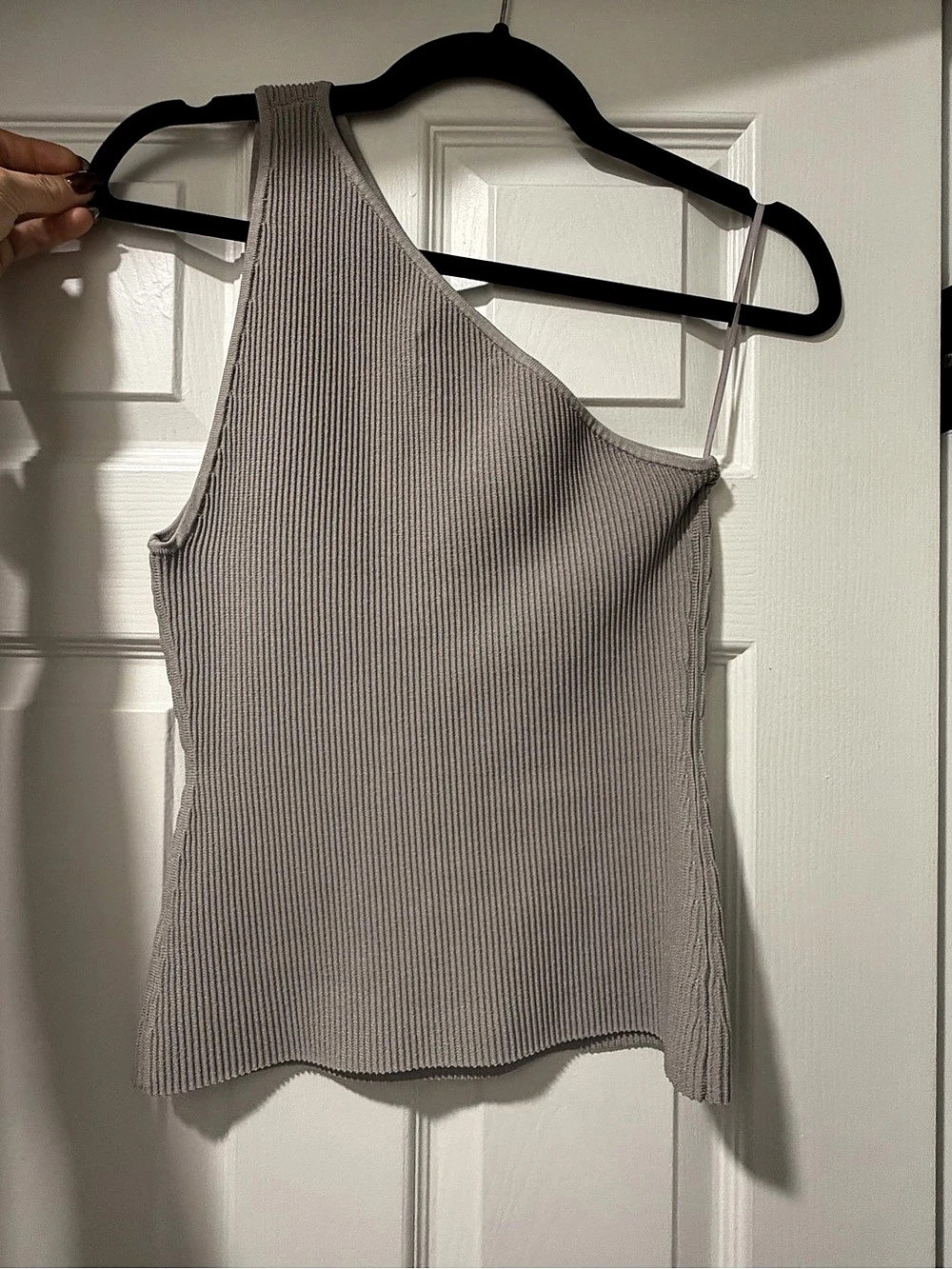 Babaton Sculpt Knit Ribbed Asymmetrical Tank in Gray Size Medium Like New
